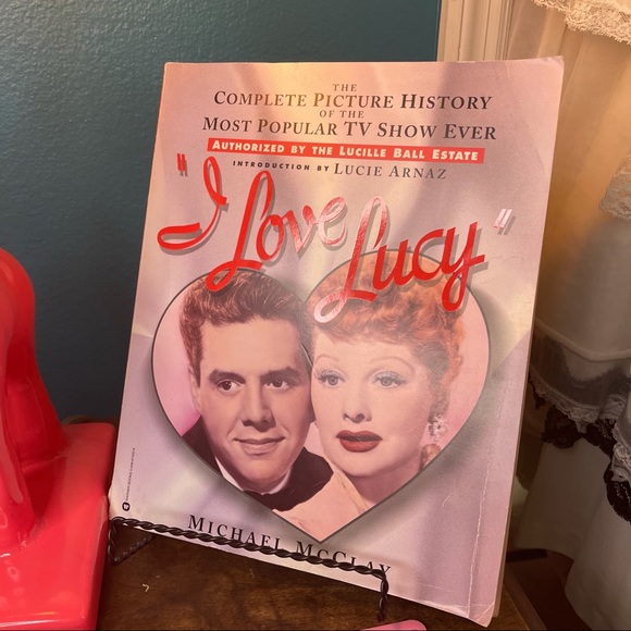 I Love Lucy: The Complete Picture History Book - Picture 2 of 8